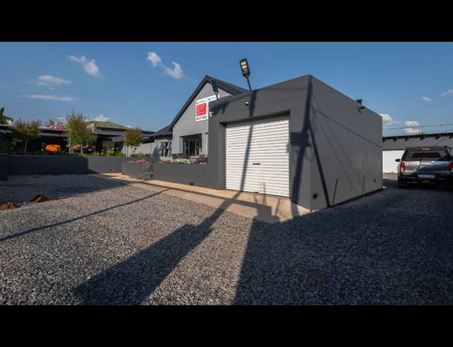 350M² OFFICE FOR SALE IN ALBERTON NORTH